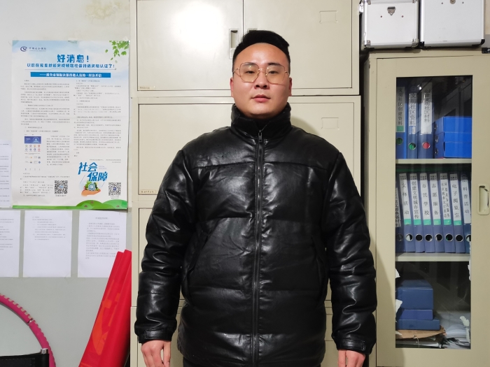 黄奥元照片