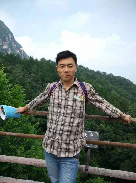 王鹏生活照