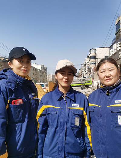 朱明月、陈广霞、敬丽、合影