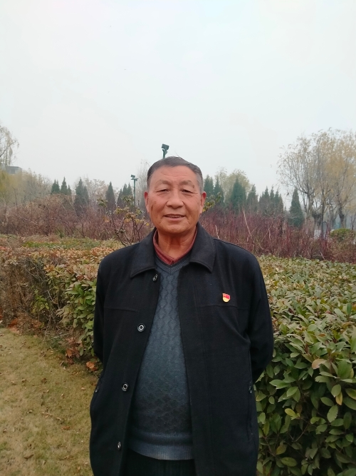 徐迎旗照片